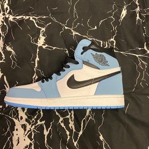 Air Jordan 1 high university blue